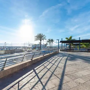 En Front De Apartment Marbella